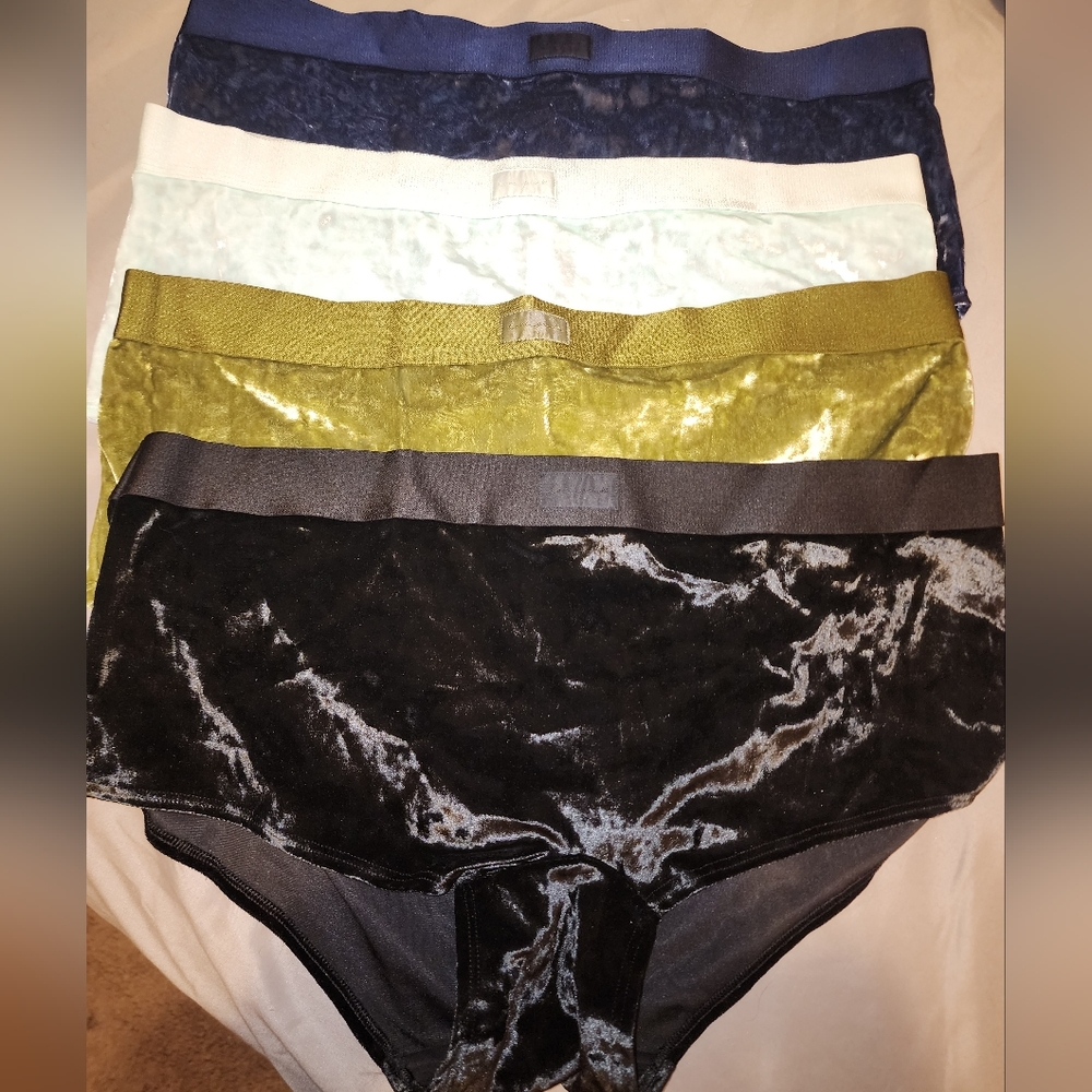 Nwt Victoria secrets pink underwear